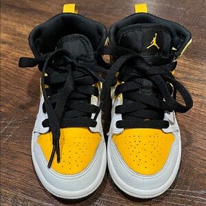 Nike Kids' Black, Yellow, and White Sneakers